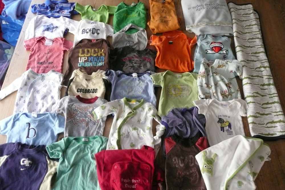 Des vêtements de petite enfance, pour le plaid patchwork personnalisé de Brayden