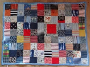 Memory Quilt : Ce plaid personnalisé est un projet commémoratif.