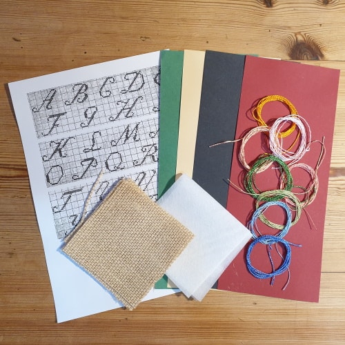 Kit de fournitures pour créer des marque-places monogrammes