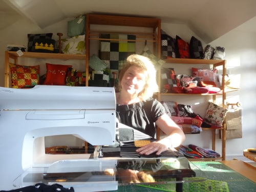 Tanja la créatrice danoise dans l'atelier Repatchit