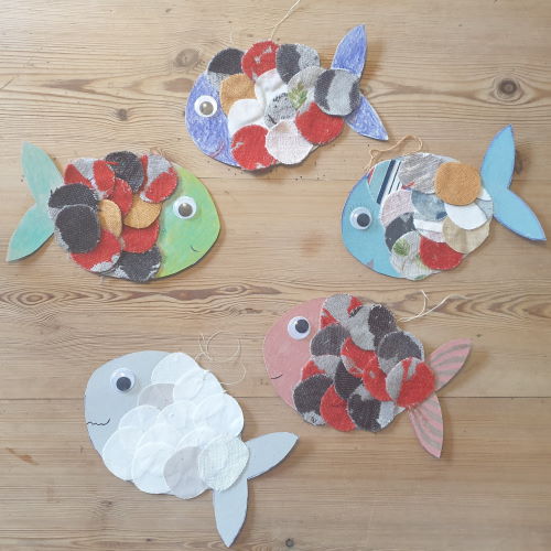 Exemples de poisson d'avril collage textiles recyclés