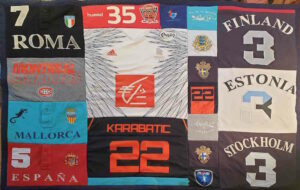 T-shirts d'un joueur de handball transformés en patchwork personnalisé