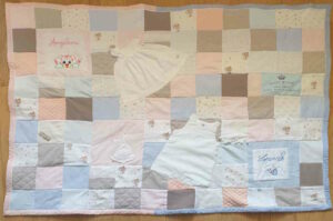 Patchwork de souvenirs d'enfance en couleurs pastels